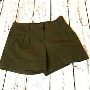 Fabrizio Gianni stretch pleaded shorts with belt loop size 6 Resort travel